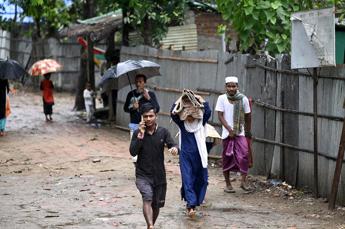 Ciclone Mocha tocca terra, colpita la costa del Bangladesh e del Myanmar