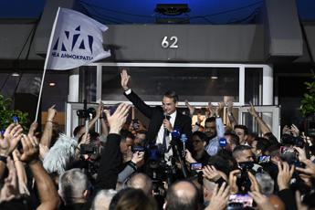 Elezioni Grecia, conservatori Mitsotakis vincono ma non raggiungono maggioranza