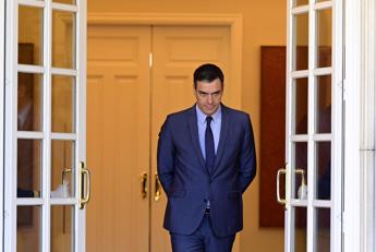 Elezioni Spagna, la mossa di Sanchez dopo sconfitta: dimissioni e voto anticipato