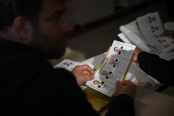 Elezioni in Turchia, 64 milioni gli elettori al voto