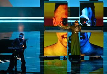 Eurovision 2023, bombe su Ternopil durante esibizione duo ucraino Tvorchi