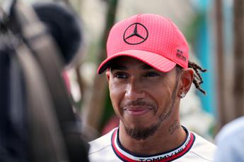F1, “Ferrari in trattativa con Hamilton: contatti con Elkann”