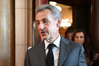 Francia, Sarkozy condannato in appello a 3 anni: uno da scontare in carcere