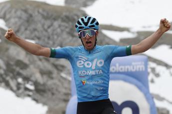 Giro d’Italia 2023, Bais vince settima tappa sul Gran Sasso
