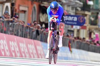 Giro d’Italia 2023, Denz vince 14a tappa e Armirail nuova Maglia Rosa
