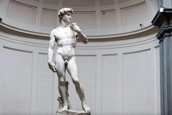 Il David di Michelangelo fa di nuovo scandalo, censurata pubblicità in Scozia