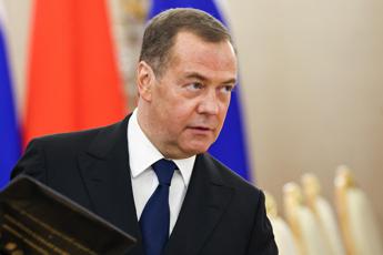 Medvedev: “Guerra in Ucraina potrebbe durare decenni”