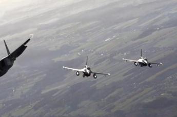 Ucraina, aereo Russia intercetta due bombardieri Usa sul Baltico