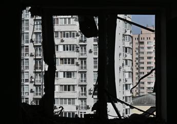 Ucraina, ancora missili su Kiev: almeno 3 morti