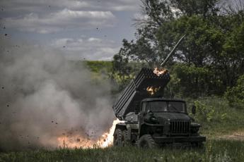 Ucraina, attacchi con droni nella notte a Kiev e in altre regioni
