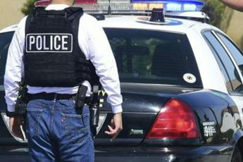 Usa, 11enne afroamericano chiama 911: polizia arriva e gli spara