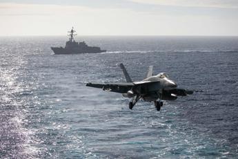 Usa: “Da caccia cinese manovra aggressiva vicino nostro aereo”. Pechino risponde