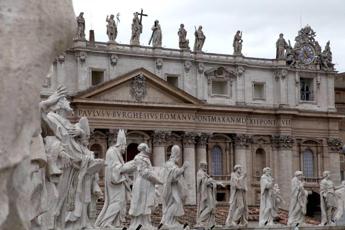 Vaticano, auto forza un varco: ispettore spara