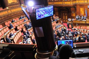 Berlusconi, Parlamento in lutto: lavori sospesi, riprendono domani