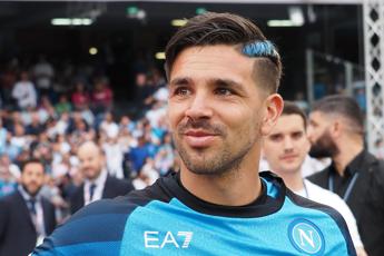 Calcio, Napoli riscatta Simeone dal Verona: l’attaccante firma fino al 2026