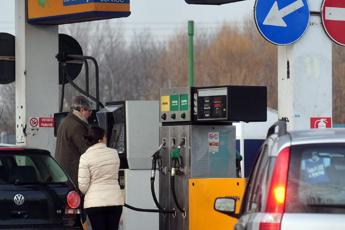 Carburanti, oggi giù i prezzi della benzina