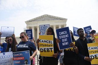 Corte Suprema Usa ‘boccia’ Biden: no a cancellazione debiti studenti