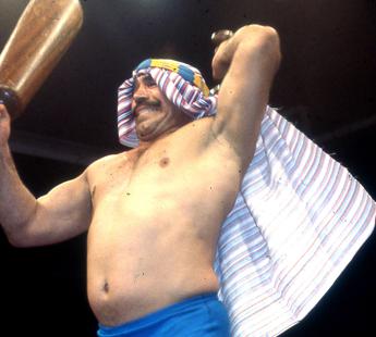 E’ morto Iron Sheik, il cattivo del wrestling e avversario di Hulk Hogan