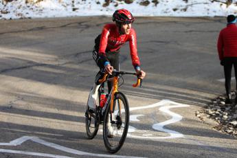 Giro di Svizzera, Mader in gravi condizioni dopo caduta in un burrone