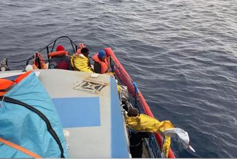 Migranti, Sea Watch: fermo di 20 giorni e multa di oltre 3mila euro per Aurora