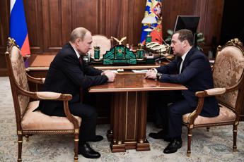 Putin e Medvedev in fuga da Prigozhin? Russia smentisce