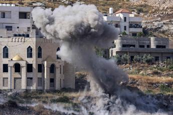 Raid aerei israeliani su Jenin: uccisi 7 palestinesi
