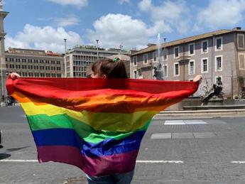 Roma Pride 2023, parata per i diritti Lgbt. Cortei in 9 città – Video