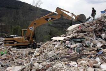 Terremoto L’Aquila, stesso crollo sentenza diversa: stavolta non c’è colpa vittime