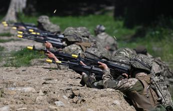 Ucraina, 007 Gb: “Kiev sfonda prima linea difesa Russia”