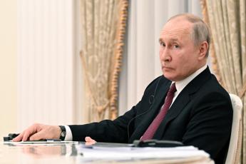 Ucraina, Putin: “Russia ha bisogno di munizioni e droni”