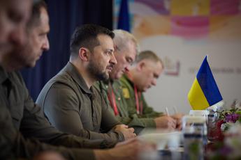 Ucraina, Zelensky a Macron: “Russia ha minato centrale Zaporizhzhia”