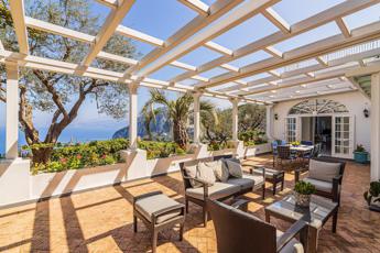 Venduta la villa di Christian De Sica a Capri