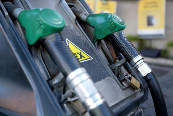 Carburanti, benzina: oggi nuovi rialzi dei prezzi