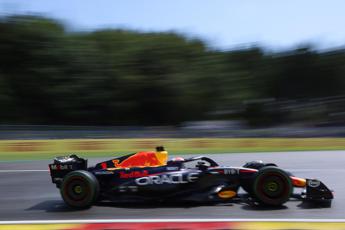 F1 Gp Usa, Verstappen vince Sprint davanti a Hamilton e Leclerc