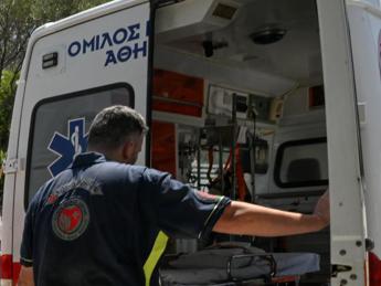 Grecia, crolla ponte vicino a Patrasso: un morto e 2 dispersi