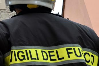 Incendio ad Amalfi, fiamme vicine al centro abitato