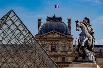 L’Italia chiede al Louvre la restituzione di reperti archeologici