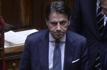 Reddito di cittadinanza, Conte a governo: “Mandate un nuovo sms, chiedete scusa”