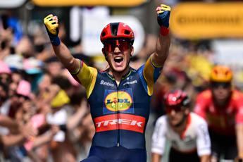 Tour de France, ottava tappa a Pedersen: Vingegaard ancora in maglia gialla