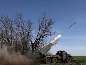 Ucraina, Cnn: controffensiva Kiev avanza al sud anche per bombe a grappolo