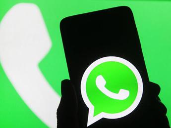 WhatsApp down, problemi anche su web: cosa succede