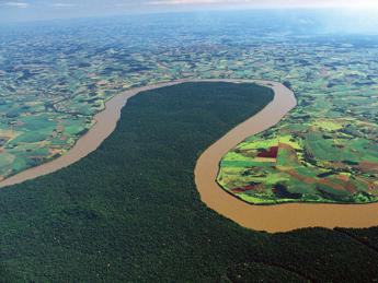 Brasile, Lula lancia il sogno amazzonico: “Zero deforestazione entro il 2030”