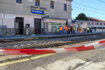 Incidente ferroviario Brandizzo, Rfi: “Lavori dovevano iniziare dopo passaggio treno”