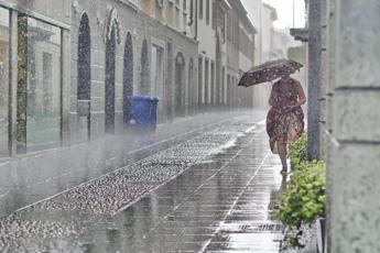 Meteo oggi, maltempo da Roma a sud-est: 5 agosto di pioggia