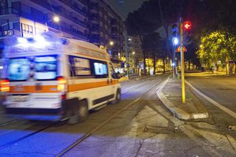 Roma, incidente in scooter sulla Colombo: morto 19enne
