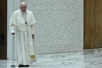 Ucraina, Kiev: “Papa non può avere ruolo mediatore, ha posizione filorussa”