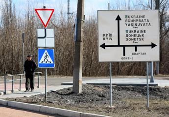 Ucraina in Nato se cede territori, Kiev: “Ipotesi ridicola”