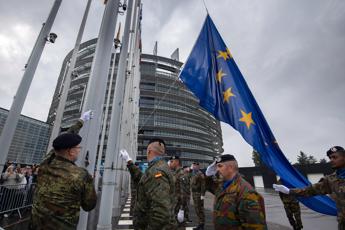 Aborto, Europarlamento: “Sia aggiunto in Carta diritti fondamentali Ue”