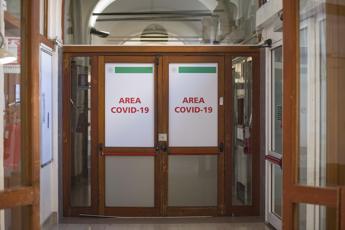 Covid Italia, su i contagi: 21.309 casi, +44% in 7 giorni