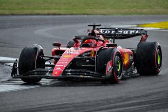 F1 Gp Singapore, Leclerc precede Sainz: doppietta Ferrari nelle prime libere